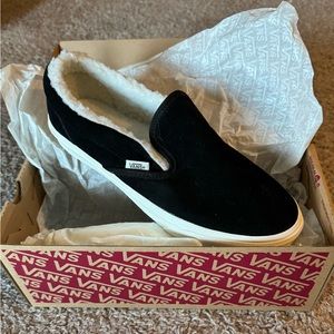 Black Vans Classic Slip-on Sherpa shoe